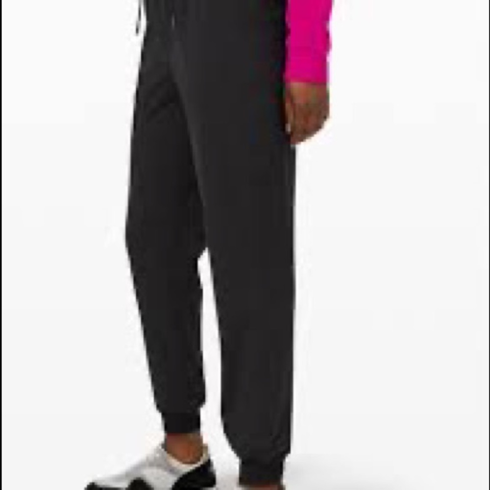 Lululemon On the Fly Woven Jogger 6 Black